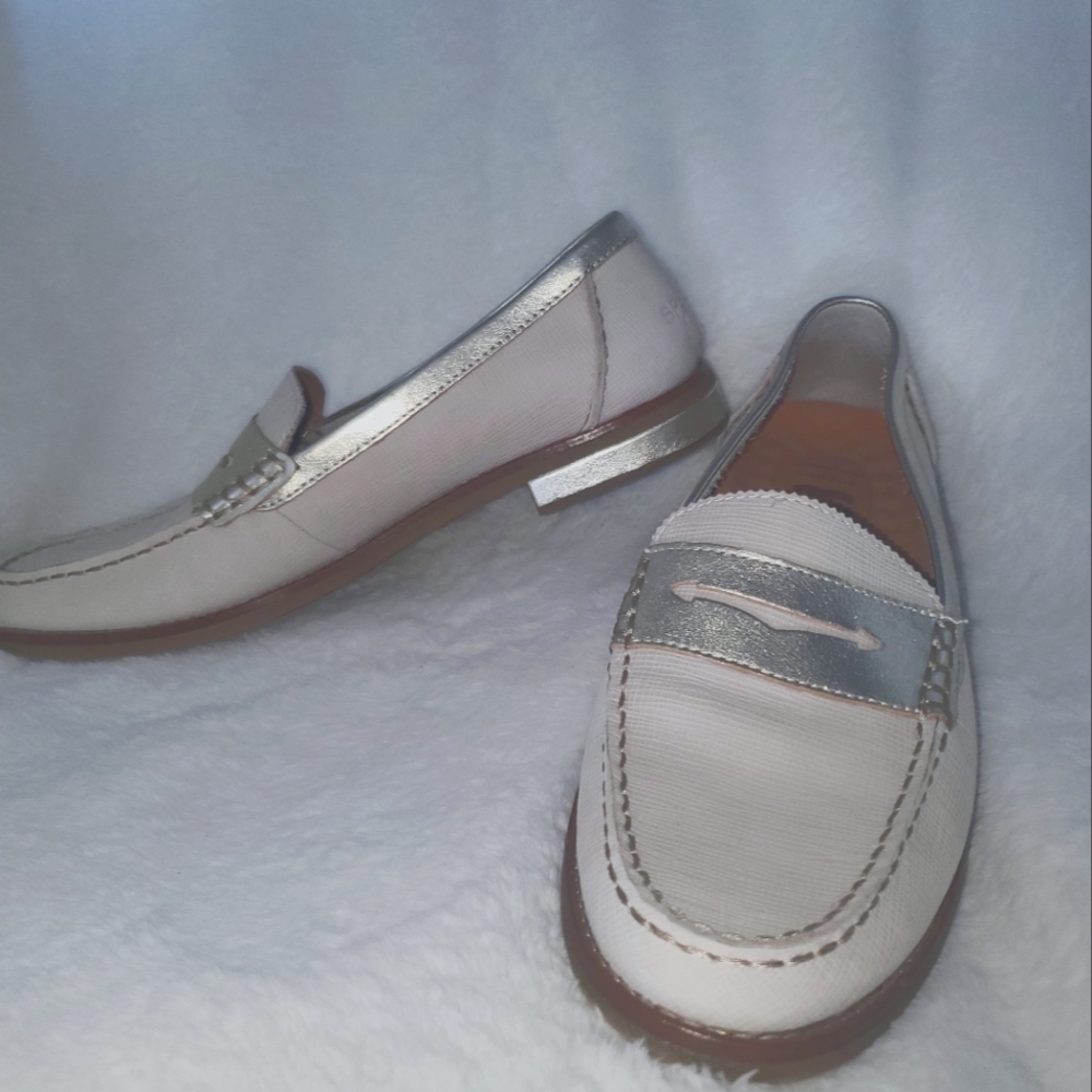 Gold Sperry 9.5